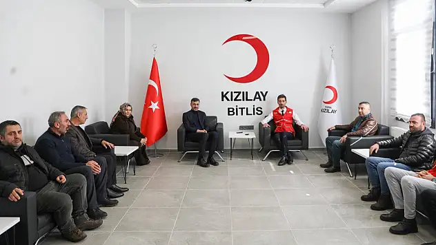 Bitlis Belediye Başkanı Tanğlay'dan Kızılay Bitlis Şubesi'ne Ziyaret