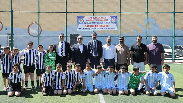 Bitlis Belediyesi'nden İlkokullar Arası Futbol Turnuvası Başlangıcı