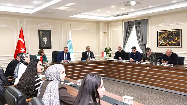 Bitlis Eren Üniversitesi'nde Öğrenci Senatosu Toplantısı Gerçekleştirildi