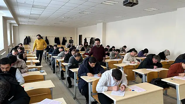 Bitlis Eren Üniversitesi'nde  Objektif ve Şeffaf Sınavla Lisansüstü Eğitime Nitelikli Seçim