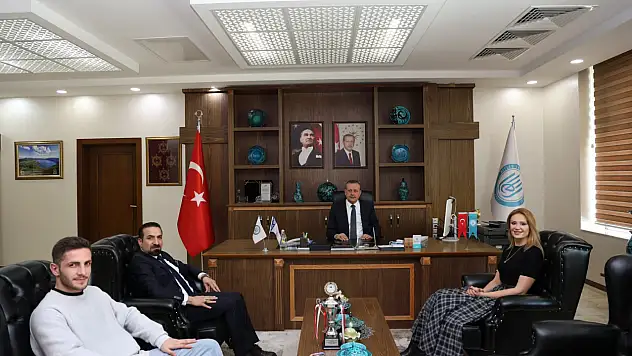Bitlis Eren Üniversitesi'nden Kick Boksta Türkiye Şampiyonluğu