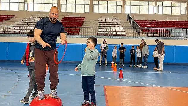 Bitlis Gençlik ve Spor İl Müdürlüğü, Engelliler Haftası kapsamında anlamlı bir etkinlik düzenledi
