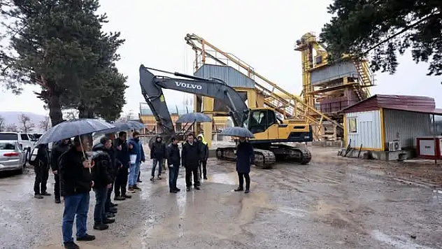 Bitlis'te Asfalt Sezonu Kapanıyor: Yeni Üretim Tesisi ile Yol Kalitesi Artacak