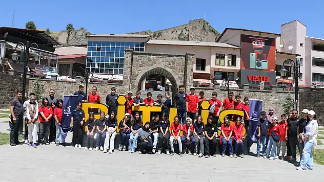 Bitlis'te Biz 1 Takımız Projesi ile Öğrenciler Arası Dostluk Güçlendi