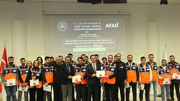 Bitlis'te Destek AFAD gönüllülerine sertifikaları takdim edildi
