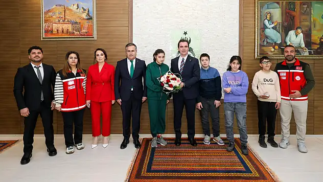 Bitlis'te Engelliler Günü Dolayısıyla Vali Karakaya'ya Ziyaret