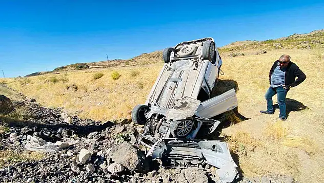 Bitlis'te hafif ticari araç takla attı: 1 yaralı, soruşturma başlatıldı