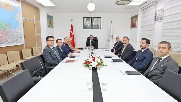Bitlis'te İl Asayiş, Güvenlik ve İstihbarat Toplantısı Gerçekleştirildi