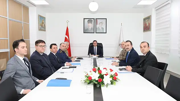 Bitlis'te İl Asayiş, Güvenlik ve İstihbarat Toplantısı Gerçekleştirildi