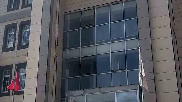 Bitlis'te kasten adam öldürmekten aranan şahıs sahte kimlikle yakalandı