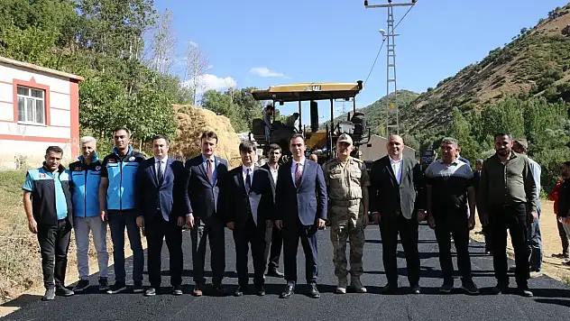 Bitlis'te köy yollarına sıcak asfalt: Vali Karakaya'dan kırsal altyapı vurgusu