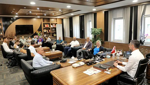 Bitlis'te Kültür ve Sanat Ziyareti Başkan, Gelişim İçin Fikir Alışverişinde Bulundu