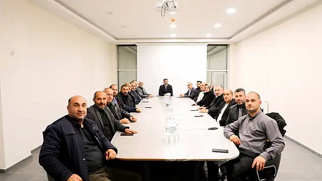 Bitlis'te Merkez Mahalle Muhtarlarıyla Değerlendirme Toplantısı