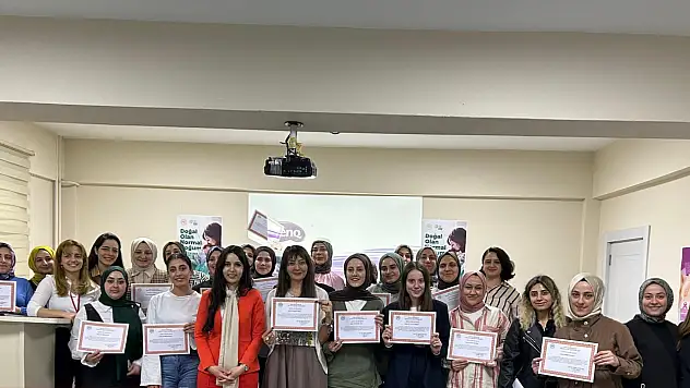 Bitlis'te Normal Doğum Bilgi ve Beceri Artırma Eğitimi Tamamlandı