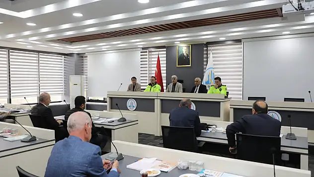 Bitlis'te Trafik Sorunları ve Çözüm Önerileri Masaya Yatırıldı