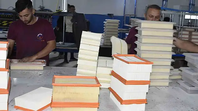Bitlis'teki filtre fabrikası, yurt dışına büyük ihracat yaparak Türkiye ekonomisine katkı sağlıyor