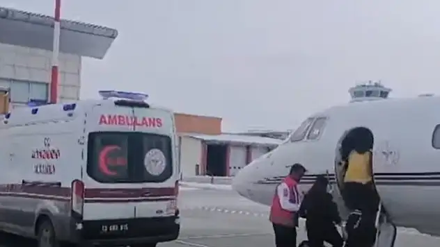 Bitlis'ten Ankara'ya Umut Yolculuğu: İki Günlük Bebek Ambulans Uçakla Sevk Edildi