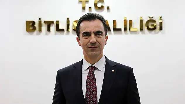 Bitlis Valiliği'nden Çatı ve Saçaklardaki Buz Sarkıtlarına Karşı Uyarı