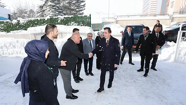 Bitlis Valisi Karakaya'dan Bitlis Yeşilay ve YEDAM'a Ziyaret