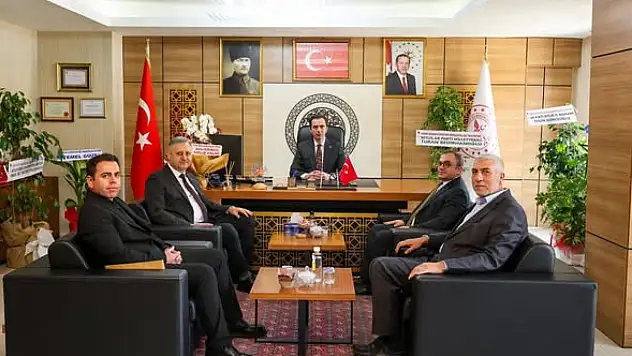 Bitlis Valisi Karakaya'dan İl Sağlık Müdürü Ergene'ye İade-i Ziyaret