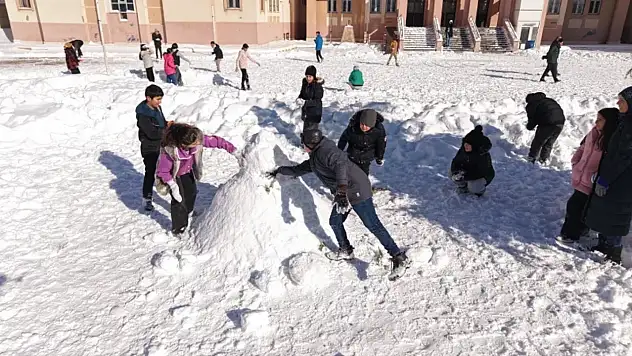Bugün okullar tatil mi? Bugün okul var mı? 3 Mart 2026 okullar tatil mi?
