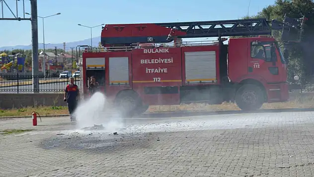 Bulanık Kaymakamlığı'nda çalışanlara yangın tatbikatı eğitimi verildi