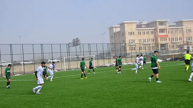 Bulanık Kopspor'dan Kritik Zafer: Kars 36 Spor'u Tek Golle Geçti