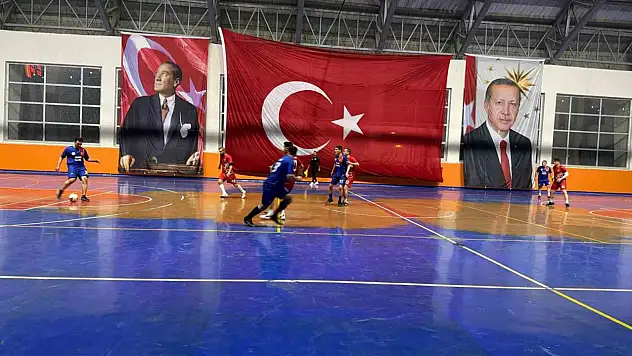 Bulanık'ta Futsal Turnuvası Başladı, 21 Takım Şampiyonluk İçin Yarışacak!