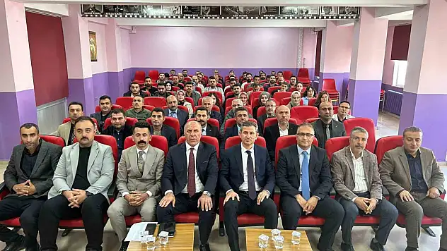 Bulanık'ta Okul Müdürleri, 2025-2026 Eğitim Yılı için İstişare Toplantısı Düzenledi