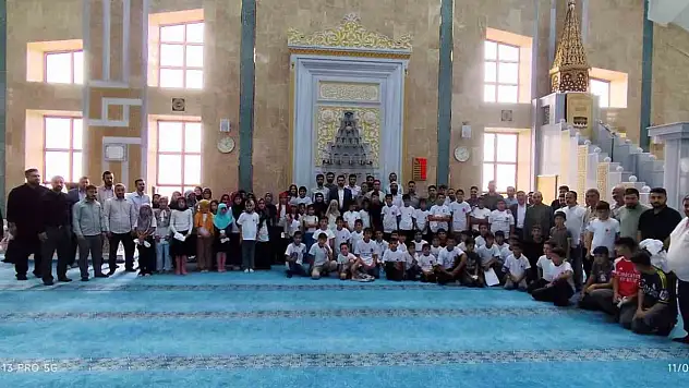 Çaldıran'da Hadis Ezberleme Yarışması Gerçekleştirildi