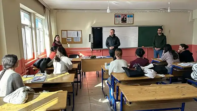 Çaldıran'da Mezun Öğrencilere Destek Sürüyor: YKS Hazırlık Kursları Devam Ediyor