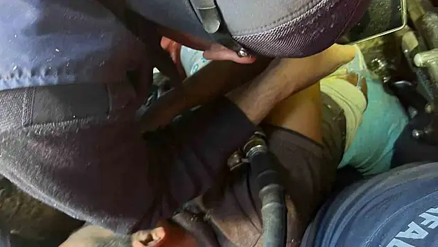 Çaldıran'da Tır Devrildi: Bir Yaralı, Olay Yeri İnceleme Başlatıldı