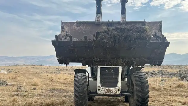 Çaldıran'da Yol Çalışmaları Devam Ediyor