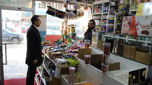 Çaldıran Kaymakamı Bakan esnafla buluştu