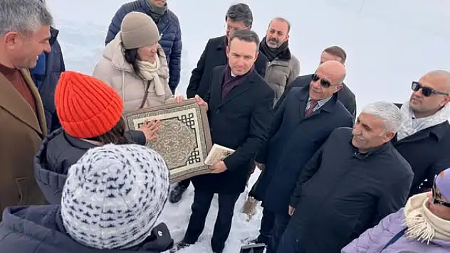 Çaldıran Kaymakamlığı'ndan Hanköy'de Tarihi ve Turistik İnceleme