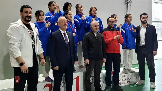 Çaldıranlı Sporcu Taekwondoda Van İl Birincisi Oldu