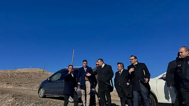 Çat'ta Ahır Yeri Sorununa Çözüm İçin Hazine Arazilerinde Yer Tespiti Yapıldı