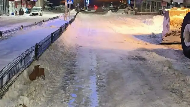 Çat'ta Karla Mücadele Çalışmaları Sonuç Verdi