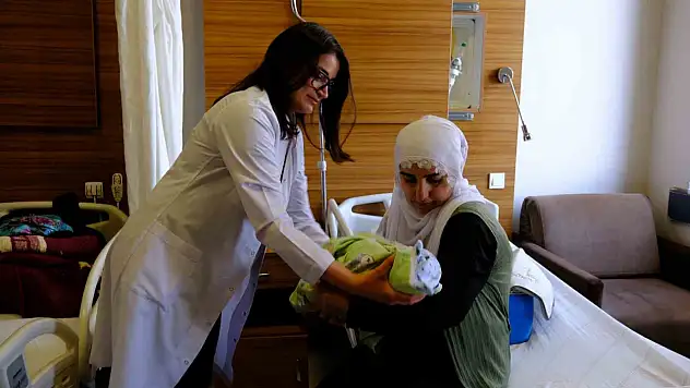 Çatak'ta hamile kadın doğumda kriz geçirdi, hem anne hem bebek sağlıkla kurtarıldı!