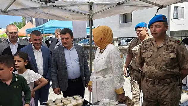 Cengiz Topel İlkokulu'nda yıl sonu kermesi yoğun ilgi gördü