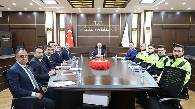 Çevreyolu kazalarını engellemek amacıyla Ağrı'da kritik toplantı yapıldı