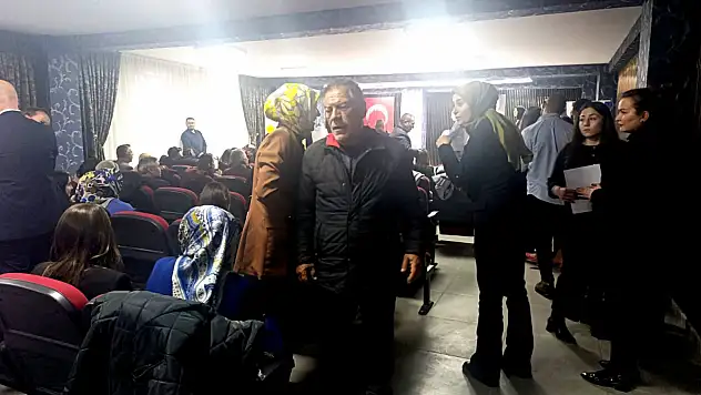 CHP'de 'Etkili İletişimde Türkçe'nin Matematiği' Söyleşisi