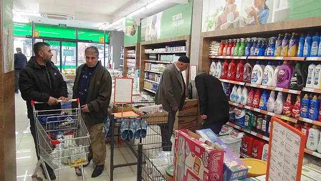 CHP'nin alışveriş boykotuna Ahlat'tan destek gelmedi