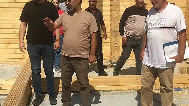 Çıldır Gölü'nde Kütük Ev inşaatına başlandı, kış turizmi için hazırlıklar sürüyor!