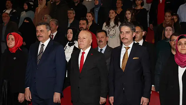 Çocukların Neşesiyle Renklenen 23 Nisan Erzurum'da Unutulmazdı