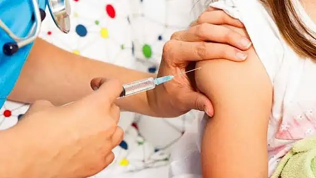Çocukluk çağı aşıları ciddi hastalıklara karşı koruma sağlıyor