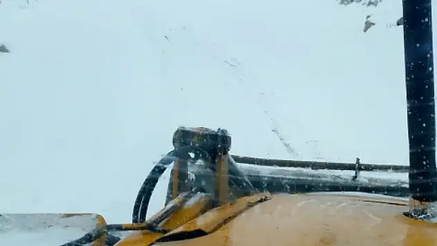 Çukurçayır Mahallesi'nde Kar Nedeniyle Kapanan Yollar Ulaşıma Açıldı