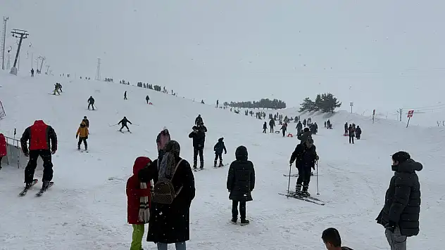 Pazar gününü fırsat bilen aileler Küpkıran'a gitti
