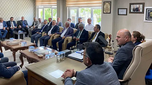Cumhur İttifakı Ruhuyla Bayramlaşma: MHP'den AK Parti Kars İl Teşkilatına Ziyaret