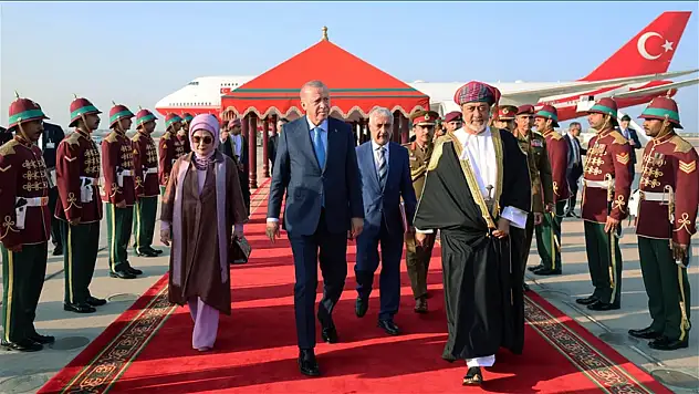 Cumhurbaşkanı Erdoğan, Umman'a resmi ziyaret kapsamında karşılandı